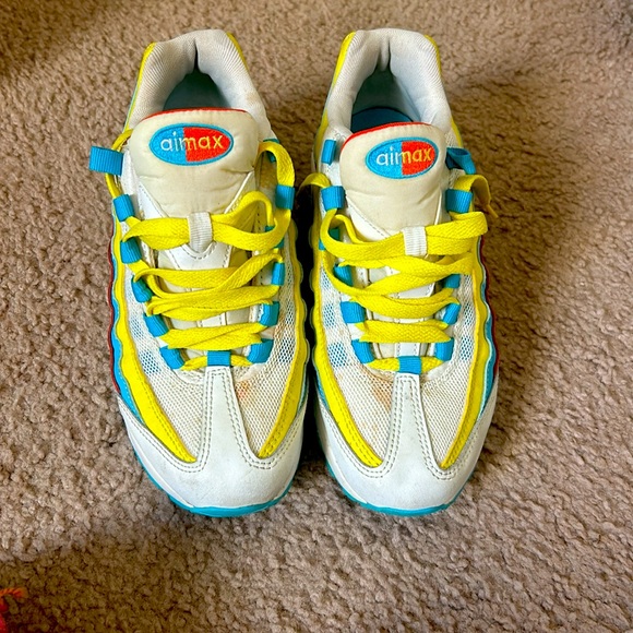 Nike Air Max Sneakers - Picture 2 of 3